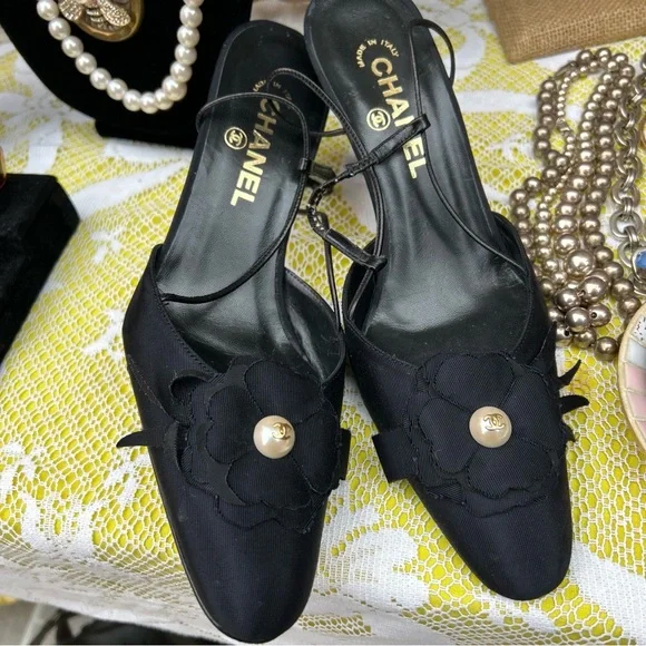 靴 Vintage Chanel Camellia Slingback 39 1/2 Chanel Leather Camellia Canvas Slingback Heels (US 10 / IT